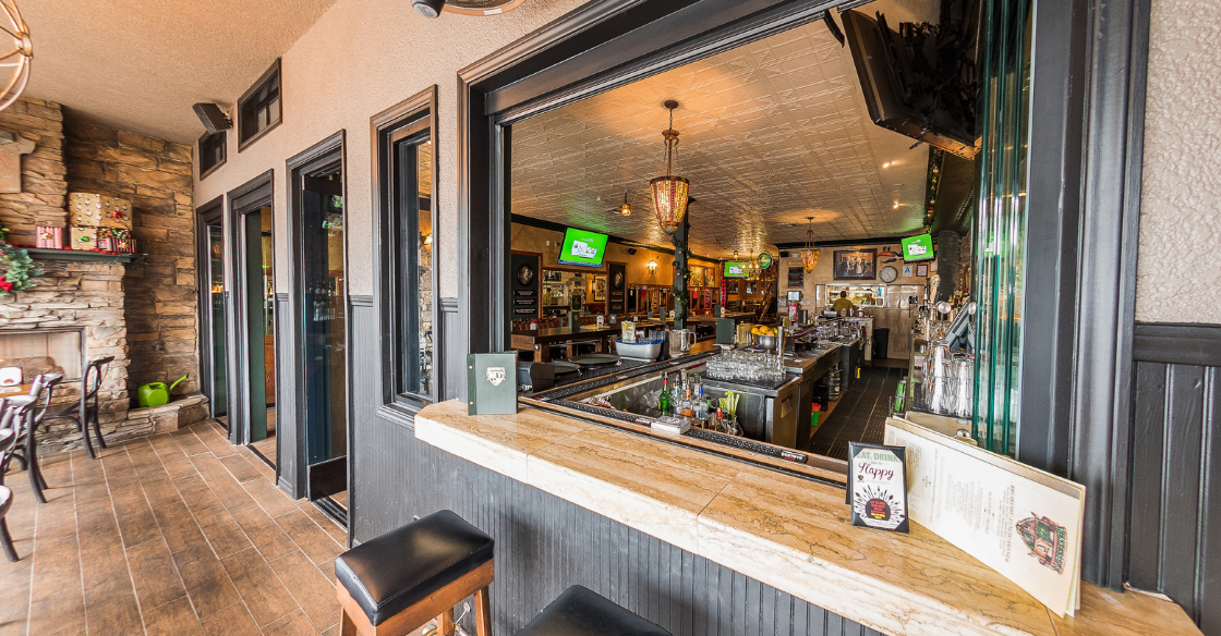 Cover Glass counter height system in a restaurant 