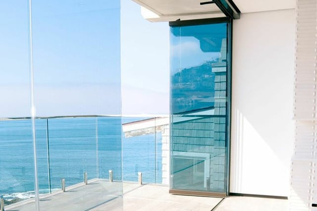 Types of doors, frameless glass doors