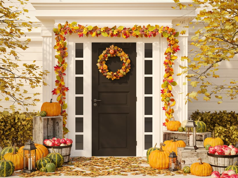 fesdtive porch_Thanksgiving Décor Checklist.jpeg