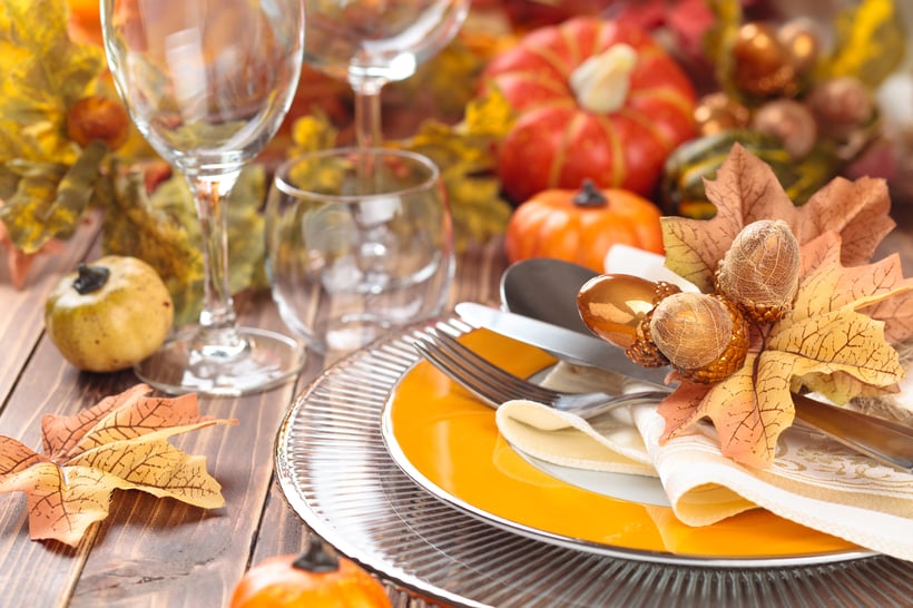 Thanksgiving_table_Thanksgiving Décor Checklist.jpeg