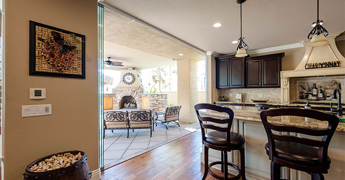 kitchen-frameless-sliding-glass-seamless